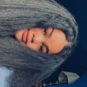 Meet your Posher, Thais